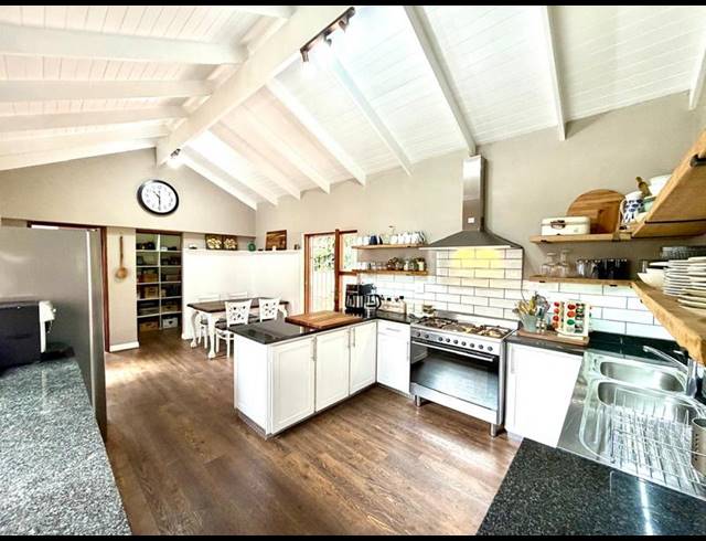 5 BEDROOM HOUSE FOR SALE IN CLARENDON